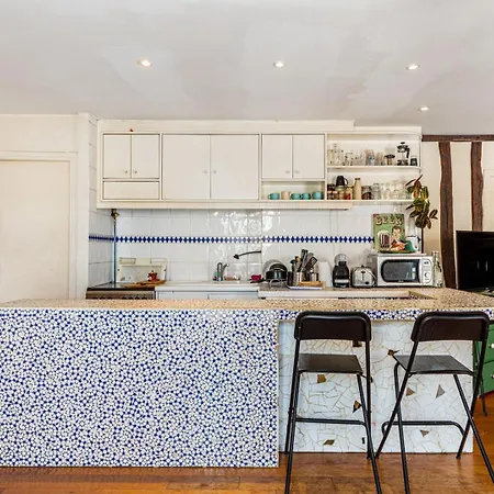 Guestready - Classic Parisian Near Bastille Apartment