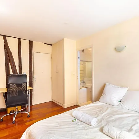 Guestready - Classic Parisian Near Bastille Apartment