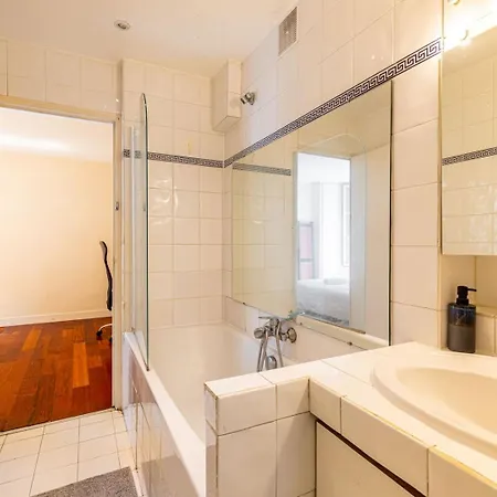 Guestready - Classic Parisian Near Bastille Apartment Paris
